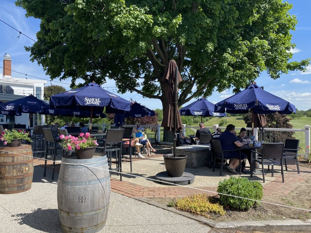 Four Hingham restaurants — including Square Cafe — get go-ahead for new or  expanded outdoor dining - Hingham Anchor