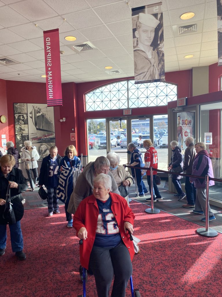 Allerton House fans enjoy watching '80 for Brady' movie - Hingham Anchor